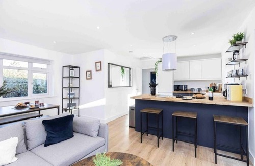 New Forest District Cottage | Gorgeous Seahaze Sleeps 8 Newforest+bikes/chef