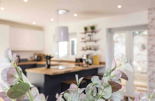 New Forest District Cottage | Gorgeous Seahaze Sleeps 8 Newforest+bikes/chef