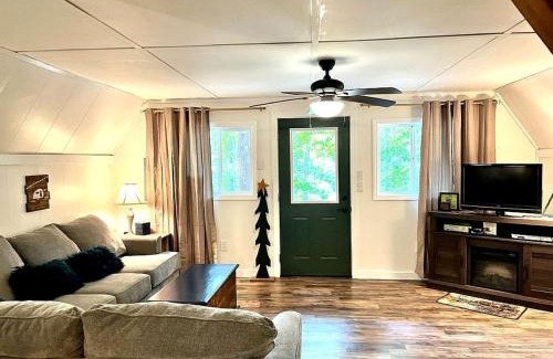 Wellington House | Gorgeous Secluded Cabin with Hiking Trails Near in Frenchburg, Kentucky