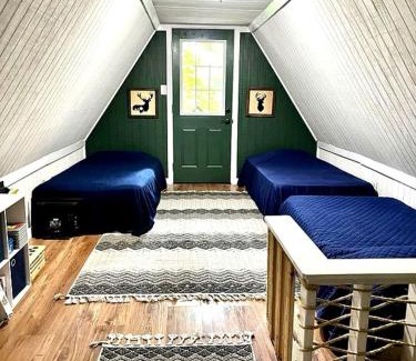 Wellington House | Gorgeous Secluded Cabin with Hiking Trails Near in Frenchburg, Kentucky