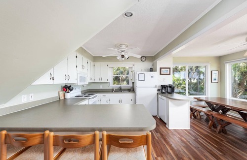 Jeremy Cay House | Gorgeous Secluded Island W/Creek & Ocean View w/DOCK & swim! Pet-friendly/Wi-Fi