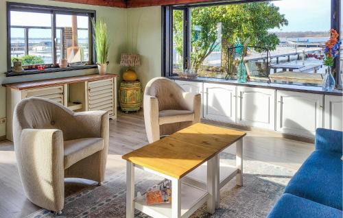 Loosdrecht Boat Rental | Gorgeous Ship In Loosdrecht With Wifi