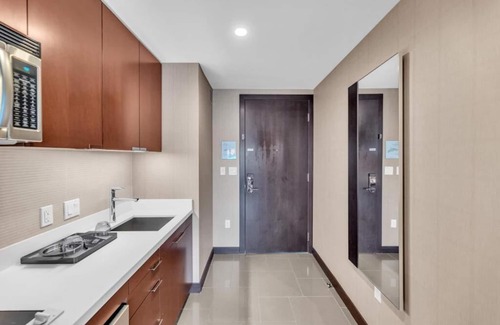 Las Vegas Strip Condo | Gorgeous Suites Vdara