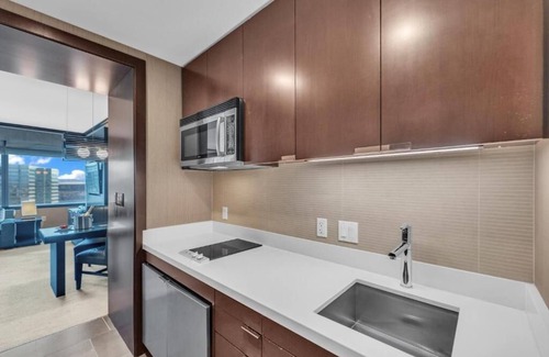 Las Vegas Strip Condo | Gorgeous Suites Vdara