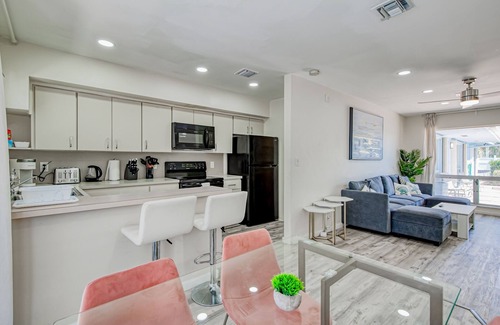 Coral Ridge Isles Apartment | Gorgeous & sun-soaked oasis with pool, furnished patio, generous yard, & AC