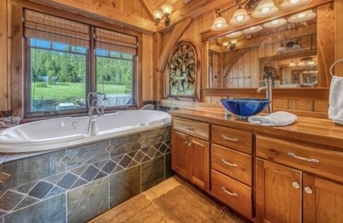 Westwood House | Gorgeous timber frame, 2 master suite home overlooking Lake Almanor
