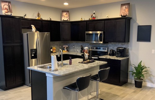 Kingman House | Gorgeous Townhome Near KRMC Hospital in the Heart of Kingman