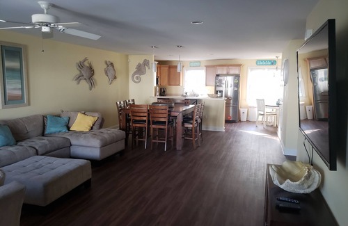 Wildwood House | GORGEOUS Townhouse 1 Blk to Beach/Boards !