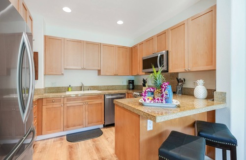 Princeville Condo | Gorgeous two-level condo with resort-style pool & hot tub - close to beach