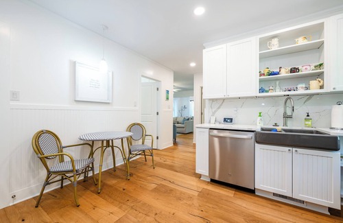 New Buffalo House | Gorgeous Union Pier Cottage Close To Beach & Downtown!
