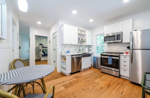New Buffalo House | Gorgeous Union Pier Cottage Close To Beach & Downtown!