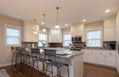 Roads End House | Gorgeous Unique Luxury Oceanview Home w/Spa. Easy walk to beach.