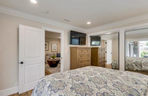 Orange House | Gorgeous Upgraded 5 Bedroom & 4 Bath Home with Jacuzzi