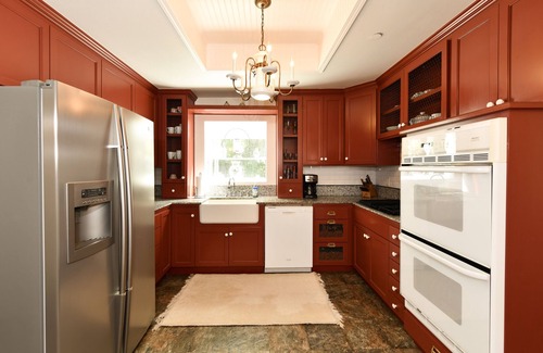 Napa House | Gorgeous Victorian-Downtown Napa! THE CARRIAGE HOUSE, 2br, 2ba, walkable.
