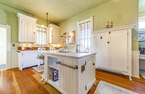 Greenside Park House | Gorgeous Victorian home near shops and dining with porch, washer/dryer & WiFi