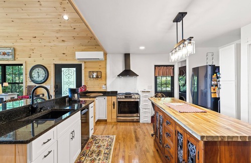 Blairsville Cabin | Gorgeous View of Lake Nottely!