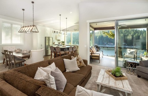 Coeur d'Alene House | Gorgeous Views 15 min to downtown Peace and Serenity