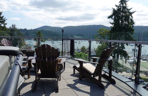 Brentwood Bay Condo | Gorgeous views! Amazing patios!