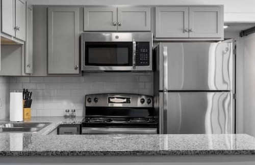Forest Park Apartment | Gorgeous Views - Dog Friendly - Mins to Downtown