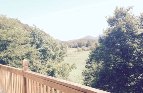 Hiawassee House | ~ Gorgeous Views ~ ~ Fishing ~ Hiking ~nearby waterfalls and Lake Chatuge