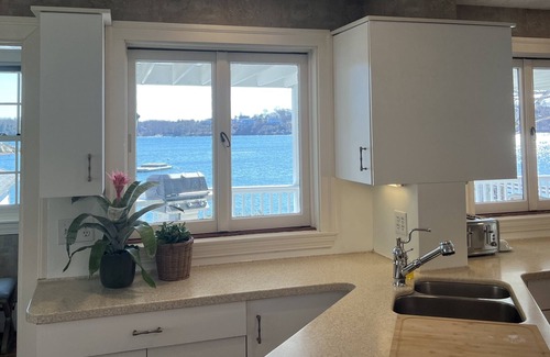 Salem House | Gorgeous Views - Private Beachfront