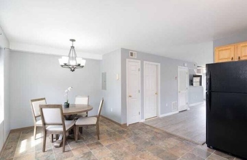 New Haven House | Gorgeous Waterfront 3 Bedroom, 1.5 Bathroom Unit.