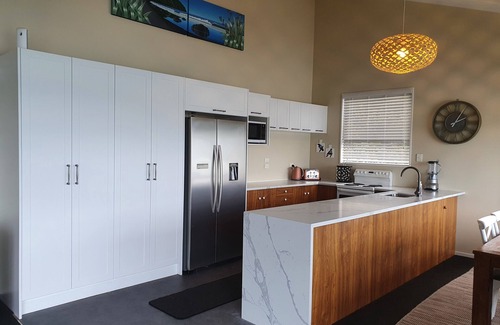 Coromandel House | Gorgeous Waterfront Views and Private Access to Bay