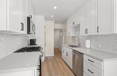 Waterfront Apartment | Gorgeous West Beach Hideaway, Near the Beach & Pier