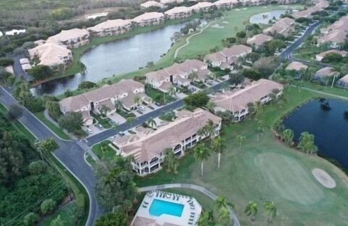 Tropical Cove Condo | Gorgeously remodeled Lexington CC first floor Golf condo