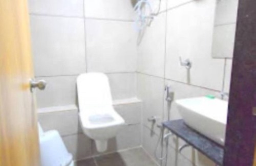 Changodar Hotel | Goroomgo Arsh Inn Ahmedabad