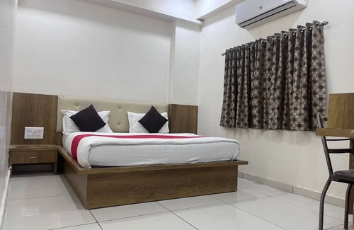 Changodar Hotel | Goroomgo Arsh Inn Ahmedabad