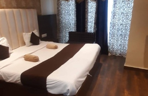 Kasauli Hotel | Goroomgo The Lotus Kalka