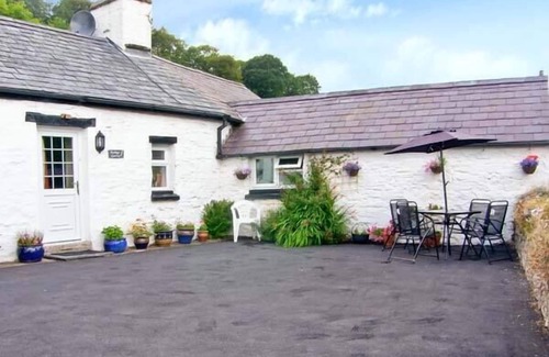 Llandysul Cottage | GORRIG BWTHYN, pet friendly, character holiday cottage in Llandysul