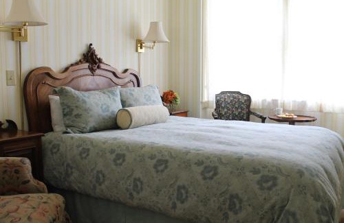 Pacific Grove Hotel | Gosby House Inn, A Four Sisters Inn