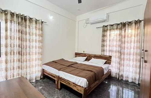 Narayanapura Hotel | Goshen Inn