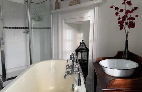 East Grinstead Bed & Breakfast | Gothic House
