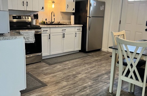 Geneva-on-the-Lake Apartment | GOTL Lakeview Loft- Sunset Vacation Rentals