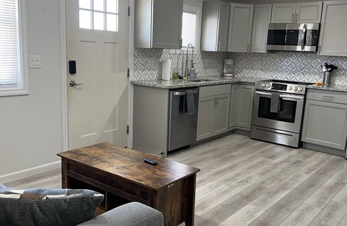 Geneva-on-the-Lake Apartment | GOTL Strip Suite #3- Sunset Vacation Rentals