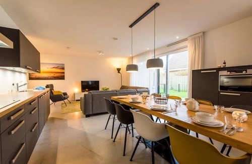 Municipality of Ameland House | Goud- and Zilverplevier together form one luxury home for 16 people.