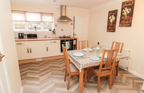 Flamborough Cottage | GOUGH BANK, pet friendly, with a garden in Flamborough