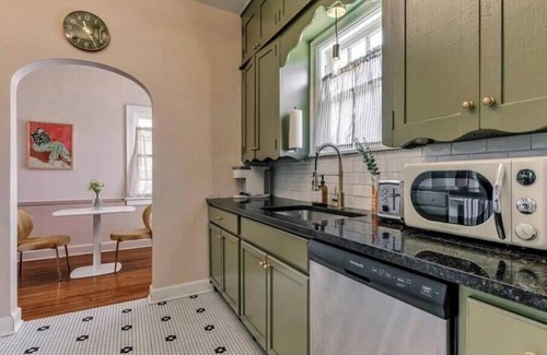 Lincoln Terrace House | Governor's neighborhood OR med
