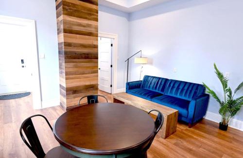 Treme Apartment | Governors Apartment - 2 bedroom - Steps to FQ