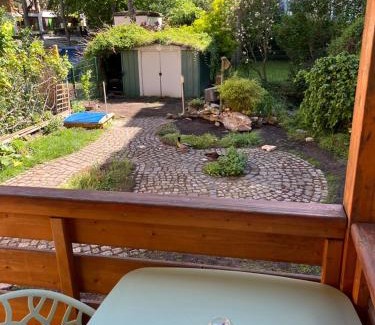 Erfurt Old Town Apartment | Grünspecht am Klein Venedig, zentral mit Balkon, Arbeitsplatz, Küche, Badewanne etc