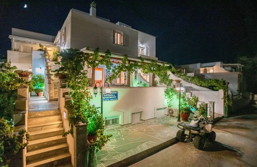 Paros Apartment | One Bedroom Apartment without Kitchen (3-4 Adults), First Floor, nLivadia Beach.