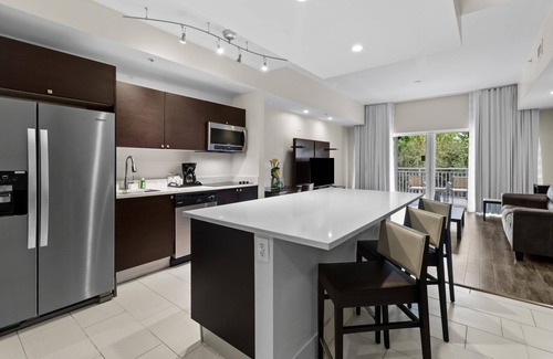 Doral Condo | Grab your friends-3 Bed/4 Bath Villa in Doral-Miami