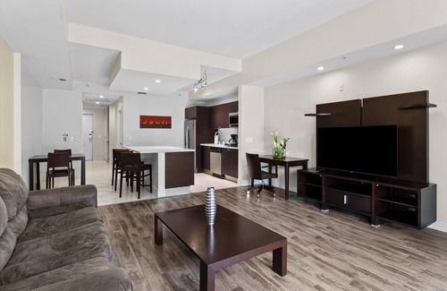 Doral Condo | Grab your friends-3 Bed/4 Bath Villa in Doral-Miami