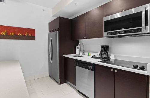 Doral Condo | Grab your friends-3 Bed/4 Bath Villa in Doral-Miami