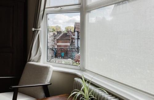 Tring House | Grace's Guesthouse Room 4