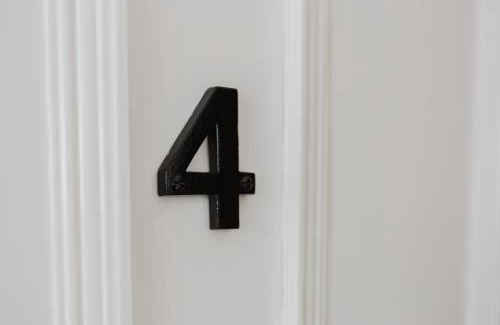 Tring House | Grace's Guesthouse Room 4