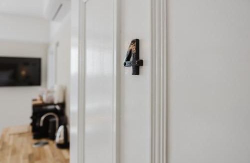 Tring House | Grace's Guesthouse Room 4